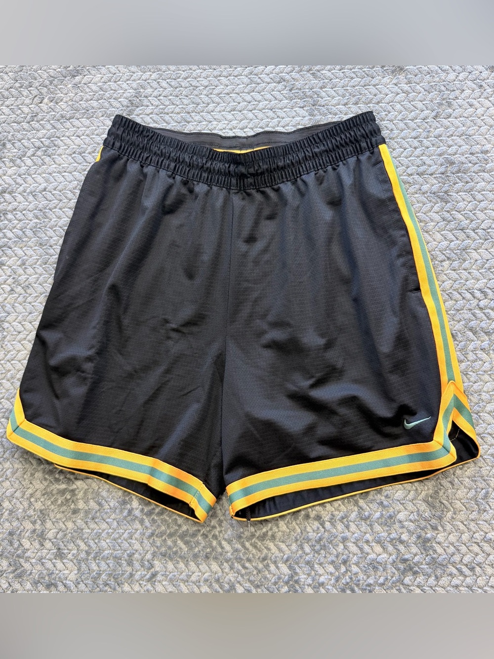 Vintage Nike Dri-FIT Mesh Athletic Basketball Shorts Black/Yellow/Green Size L